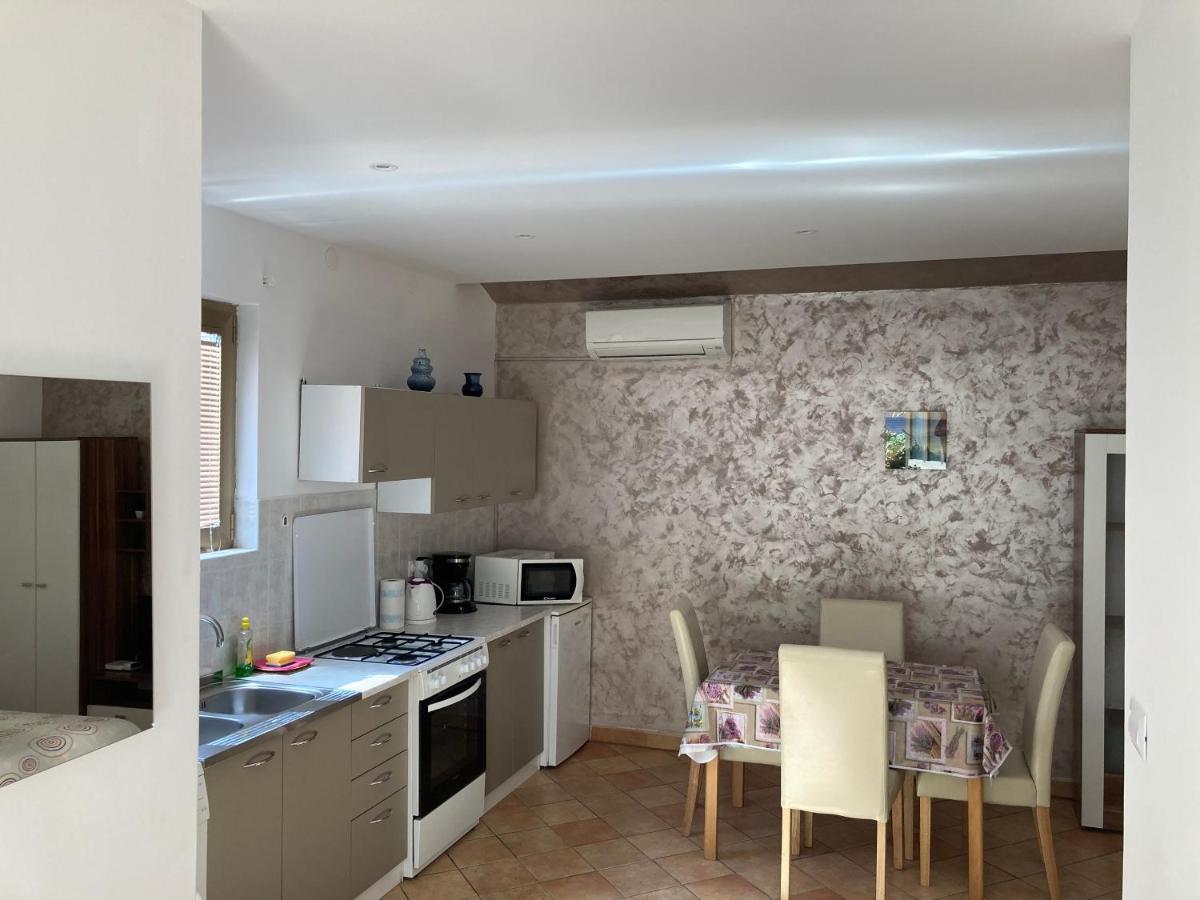 Kuca Eda Villa Пула Екстериор снимка